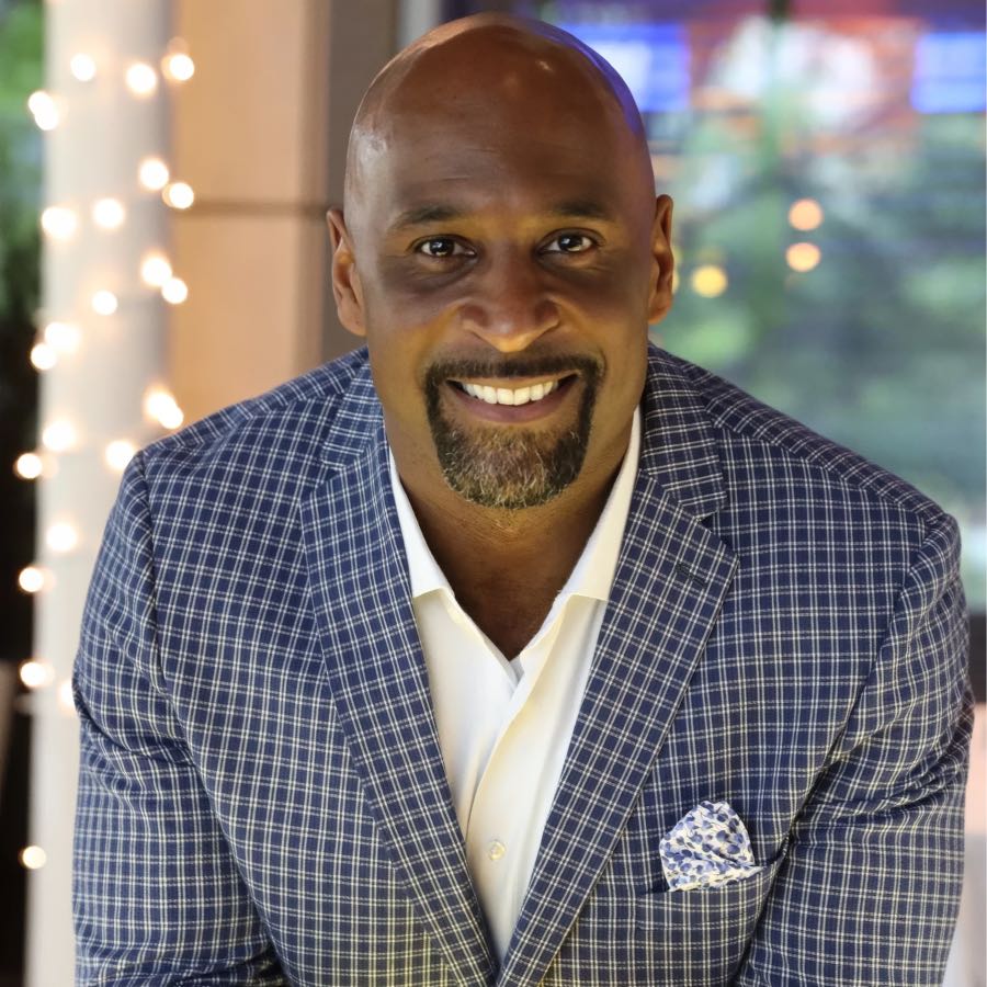 Don Davis - 2x Super Bowl champ, ex-NFLPA Chief Player Officer. Now coaches CEOs on leadership.
