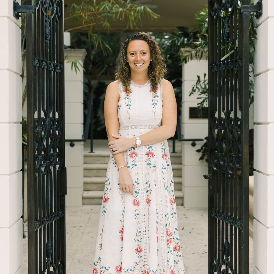 Caitlin Kah - Renowned Interior Designer based In Palm Beach. Featured in AD, NYTimes, WSJ, Coastal Living