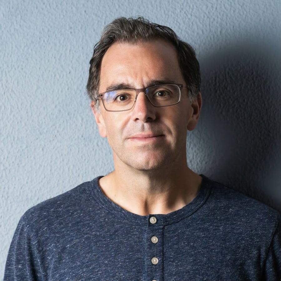 Nuno Goncalves Pedro - Founder Chamaeleon (VC). Investor Robinhood, Rubrik, DraftKings,Gusto. Ex-McKinsey. Top 2.5% podcast
