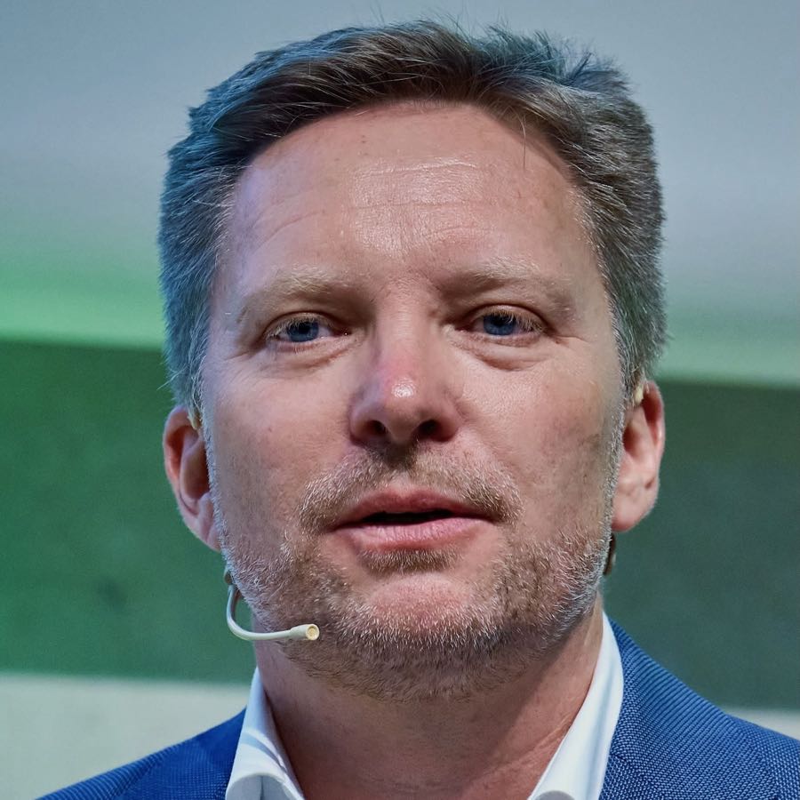 Martin Tantow - Partner at Pegasus ($2.5B+ AUM, invested in SpaceX, Airbnb Robinhood), 3x founder with Red Hat exit.