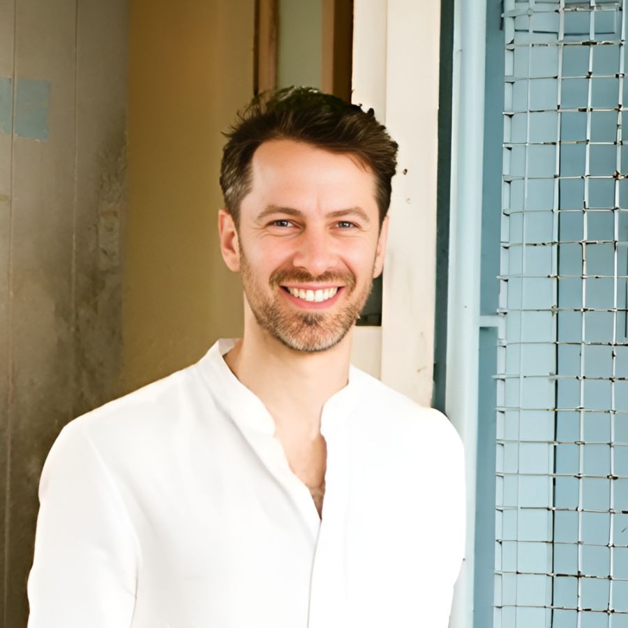 Noah Isaacs - CEO coach for founders of seed to Series A companies. Founder and former co-CEO of Bowery Valuation.