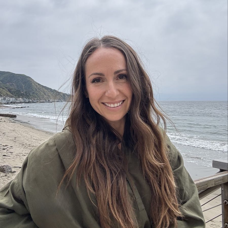 Ariel Kaye - Founder, Parachute Home, a successful home lifestyle brand.

Author, How to Make A House A Home