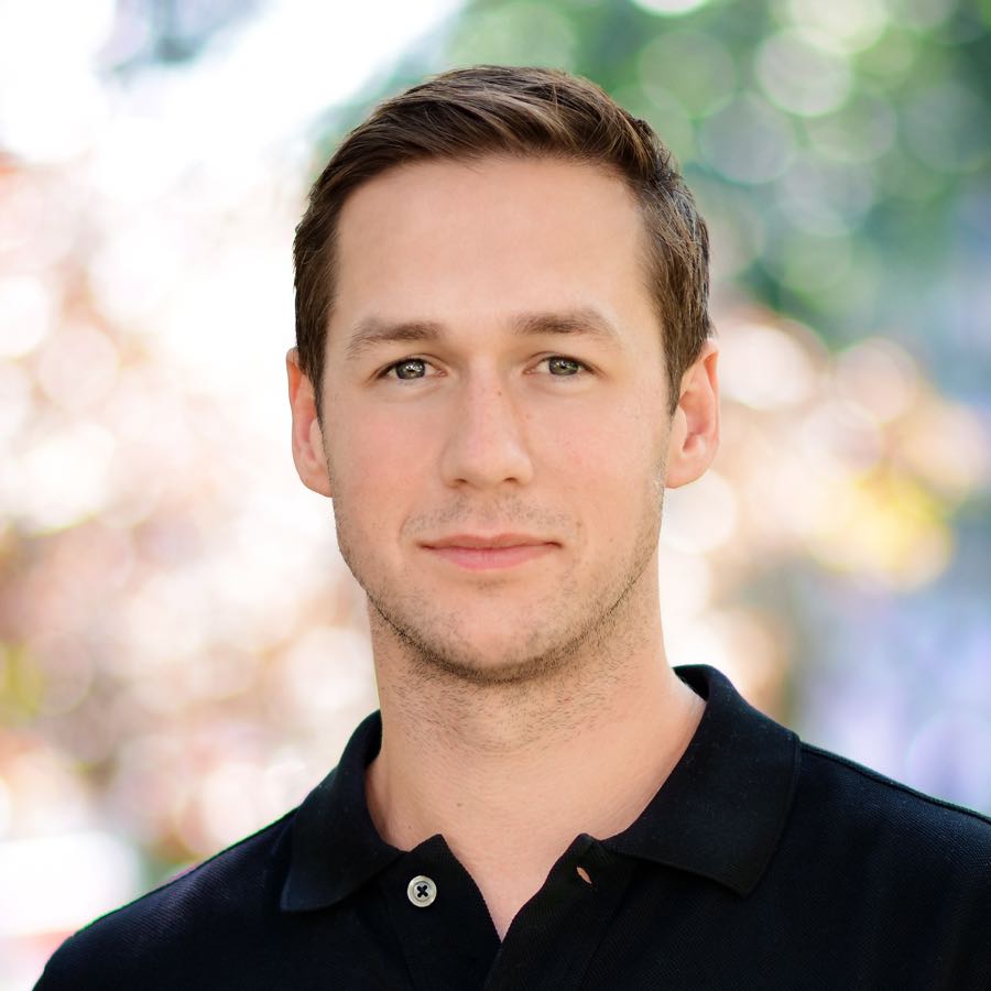 Nick Bell - CEO Fanatics Live. Former head of Search Experience at Google and architect of Snapchat Discover.