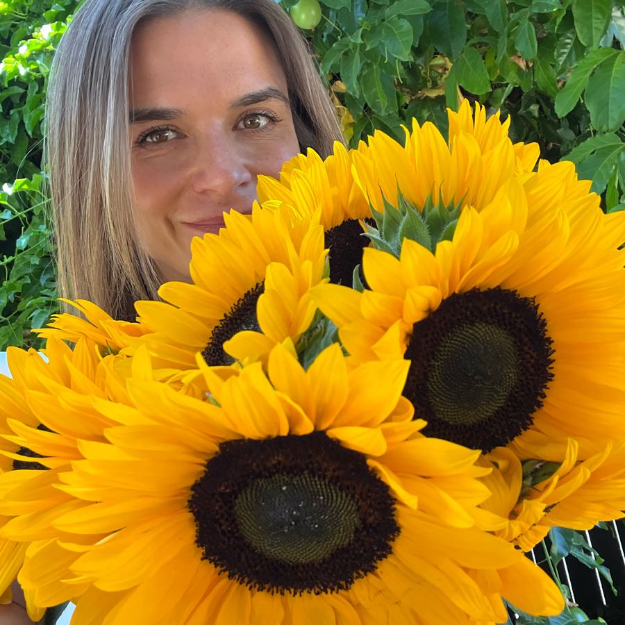 Ba Minuzzi - Investor 100+ startups. Turned $250k into $105M(420x).Trusted advisor family offices & celebrities