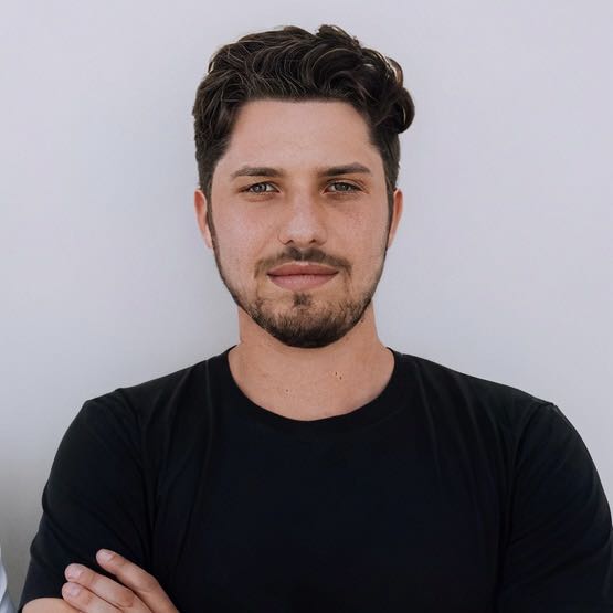 Simon Pompan - Founder & Co-CEO of Fanfix (acquired for $50M) | Forbes 30 Under 30 | Gen Z monetization expert.