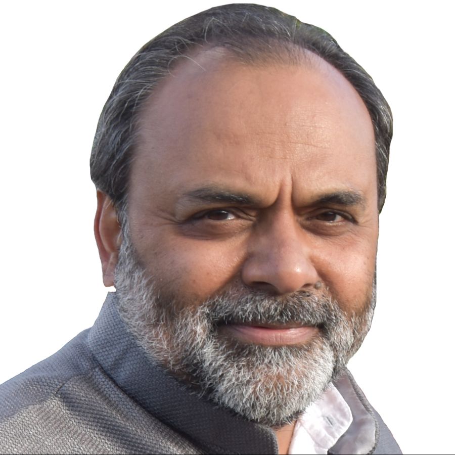 Dr Satyam Priyadarshy